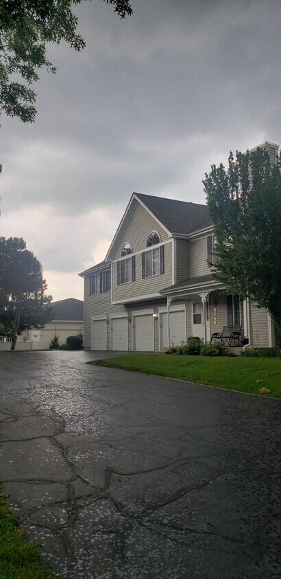 Foto principal - 337 Sandhurst Ln