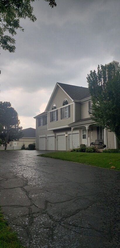 Primary Photo - 337 Sandhurst Ln