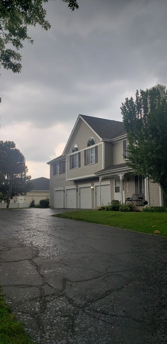 Building Photo - 337 Sandhurst Ln
