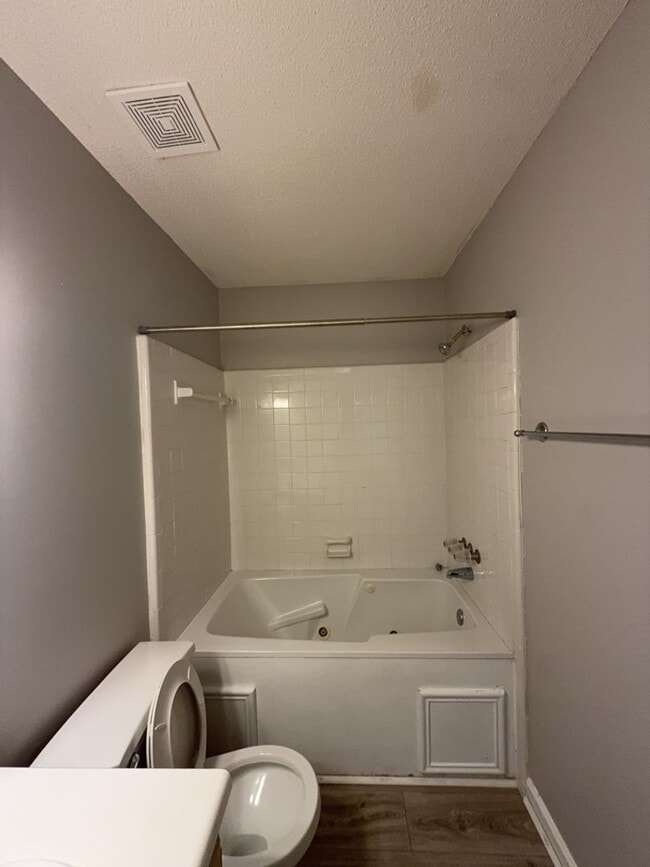 Building Photo - 469 Coops Ct