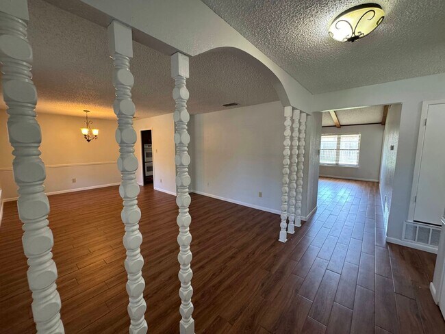 Foto del edificio - 4-Bedroom House for Rent in Killeen
