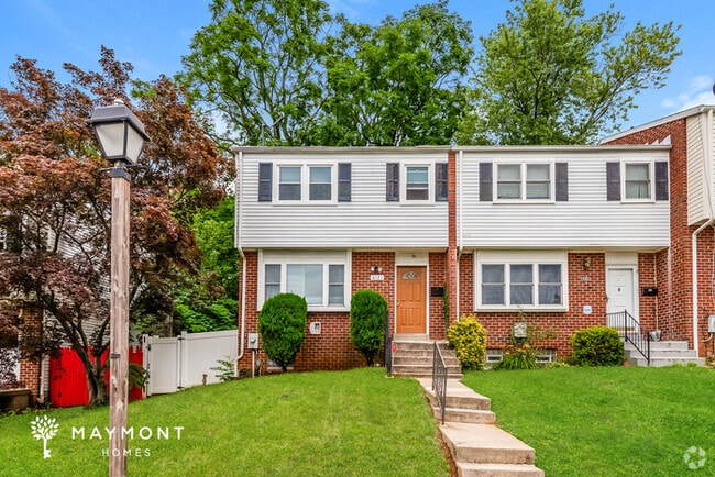 Building Photo - 6121 Fairwood Ave