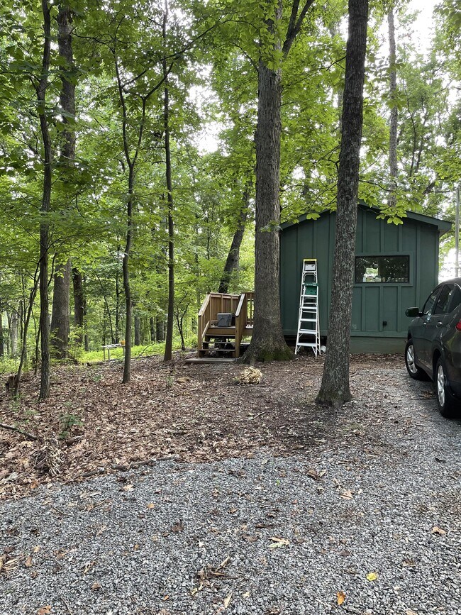 Building Photo - 484 Dry Bridge Rd
