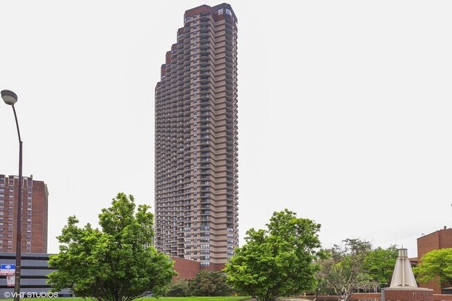 Foto del edificio - 3660 N Lake Shore Dr