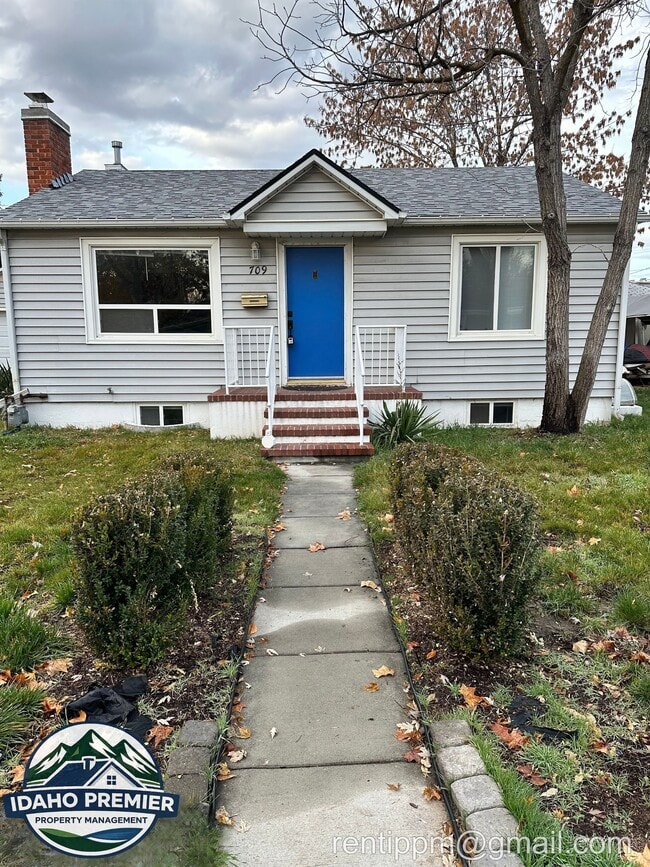 Building Photo - 709 N Stanley St