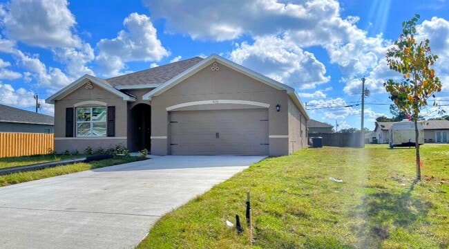 Building Photo - 978 SW Longfellow Rd