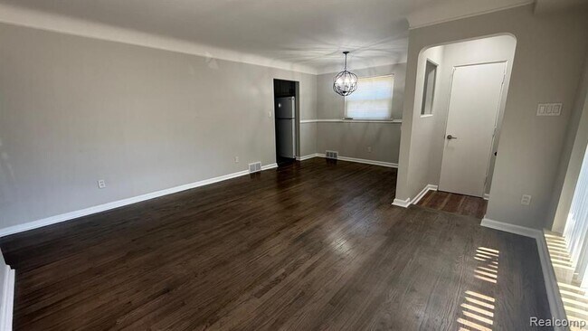 Foto del edificio - 29614 Rosslyn Ave