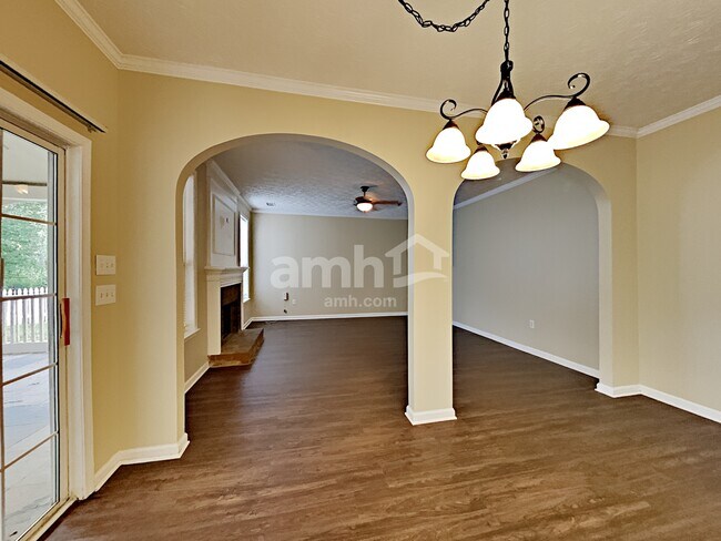 Foto del edificio - 1495 Ridgemill Terrace