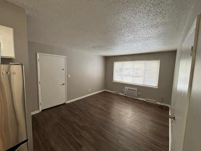 Building Photo - Robin's Nest Apartments