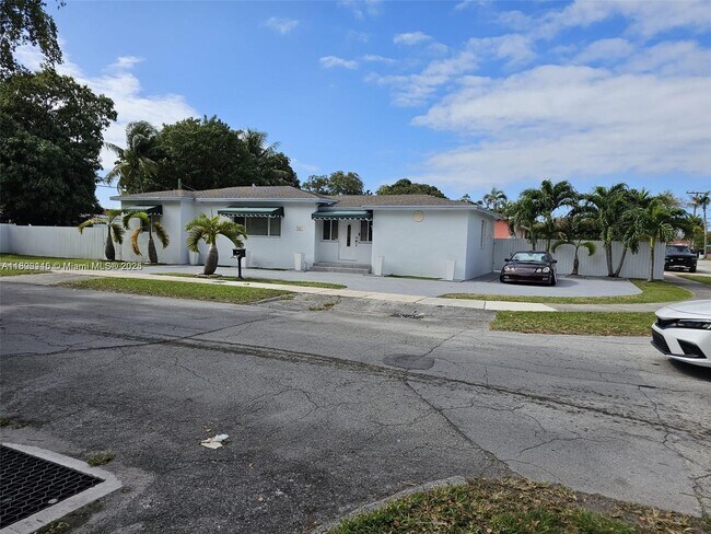 Foto del edificio - 520 NW 30th Ave