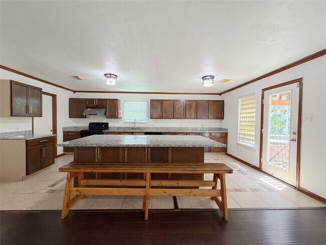 Foto del edificio - 4707 Meadowthorn Ct