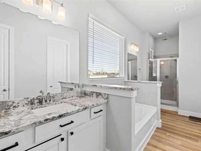 Foto del edificio - 9009 Lonestar River Ln