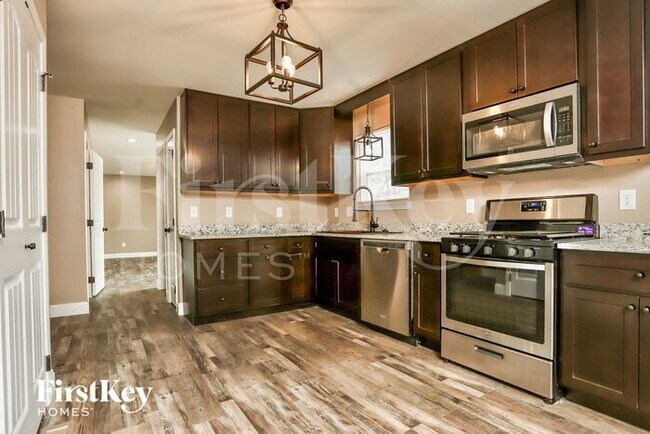 Building Photo - 2835 Pinebrook Ct