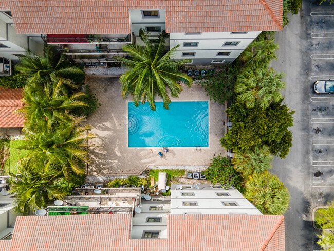 Aerial Photo - Riverside Villas at Coral Springs