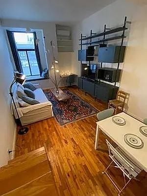Foto del edificio - 310 E 23rd St