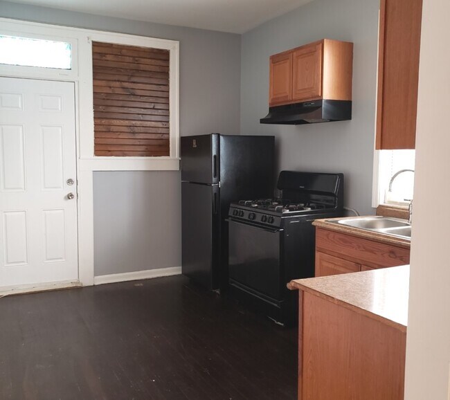 Foto del edificio - 7938 S Langley Ave