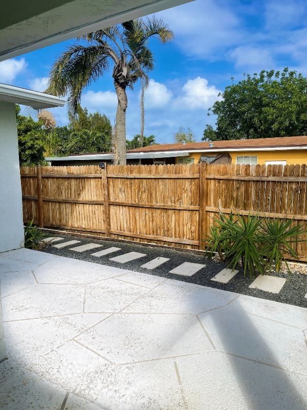 Photo - 916 W Drew St House