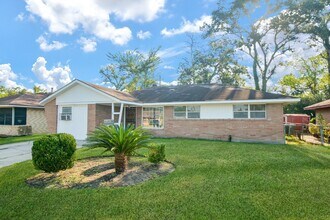Building Photo - 10214 Rockaway Dr