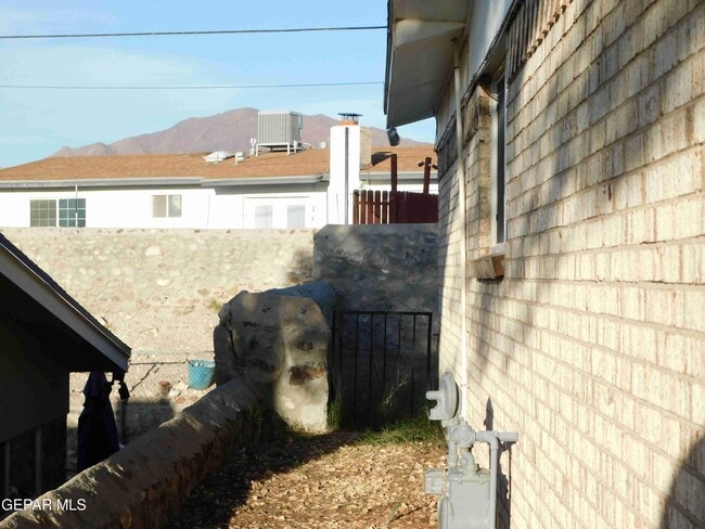 Building Photo - 225 3 Rivers Dr