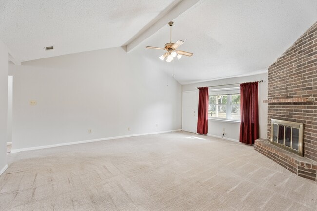 Foto del edificio - 200 Brookhaven Ct