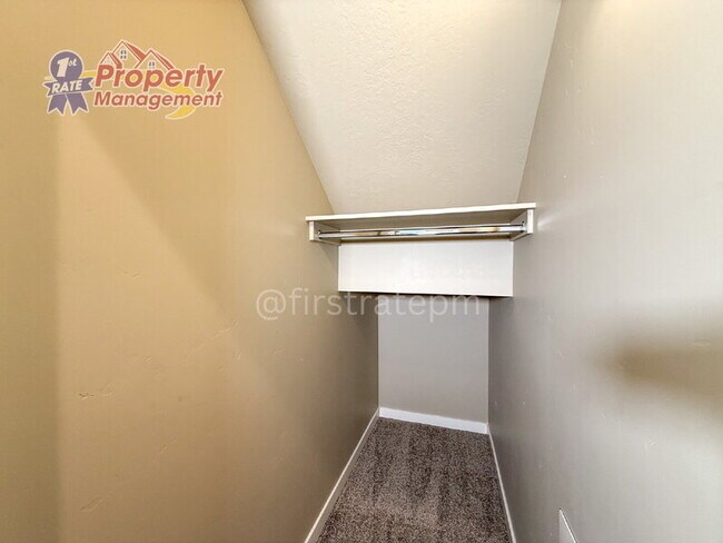 Building Photo - 2204 E Kamay Dr