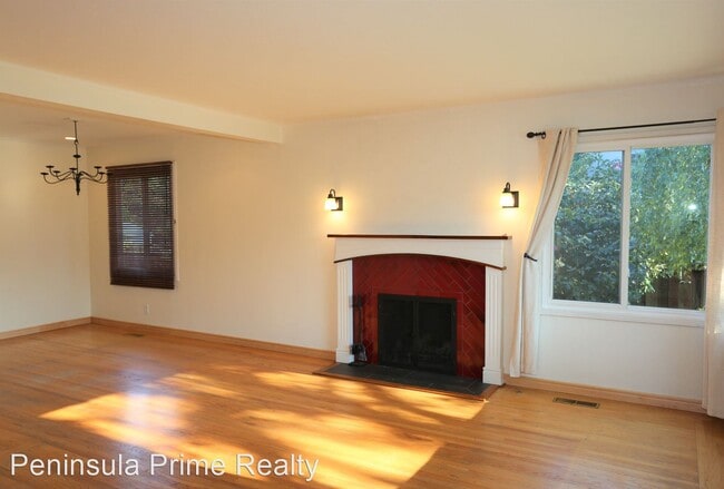 Building Photo - 1681 Alameda de las Pulgas