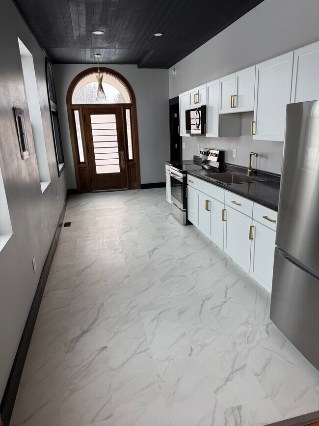 Foto del edificio - 132 E Maple Ave