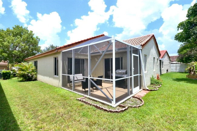 Foto del edificio - 1466 Mira Vista Cir