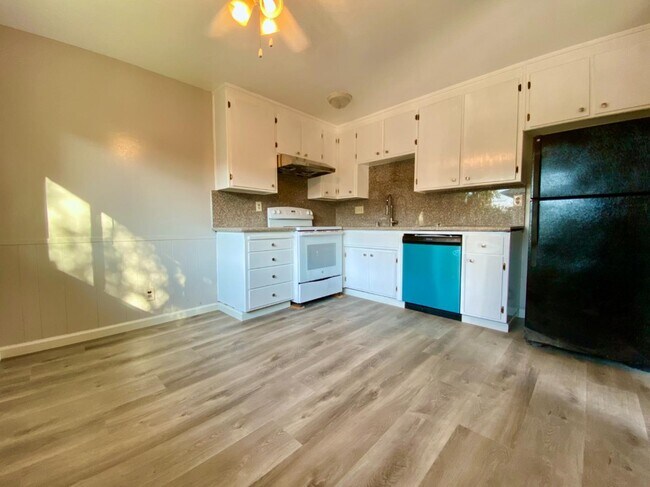 Foto del edificio - 1267 W McKinley Ave