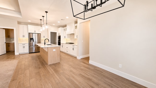 Building Photo - 436 S Desert Shelter Dr
