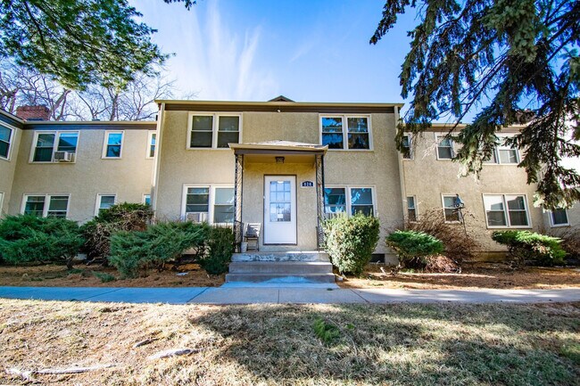 Foto del edificio - Dundee Village Rentals (820 N 46th St)