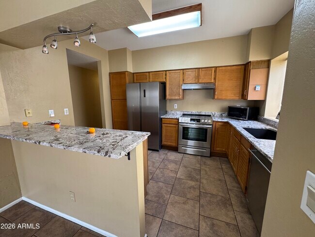 Foto del edificio - 24 W Melody Ave