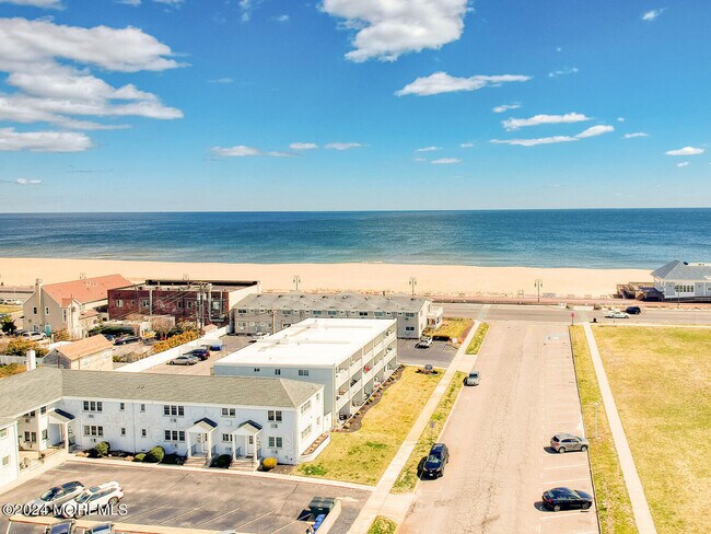 Foto del edificio - 96 Fifth Ave