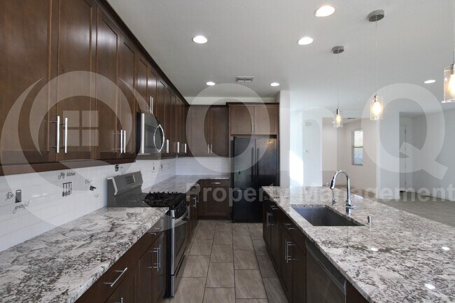 Building Photo - 9117 W Sells Dr