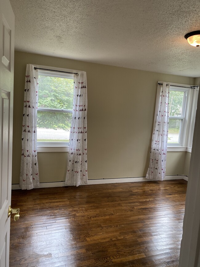 Front bedroom - 408 S Chestnut St