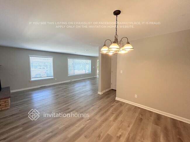 Foto del edificio - 8531 Crescent Dr
