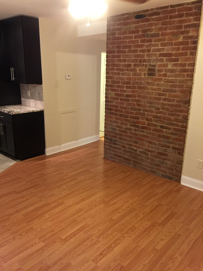 5507 Elmer St Unit 3, Pittsburgh, PA 15232 - Room for Rent in ...