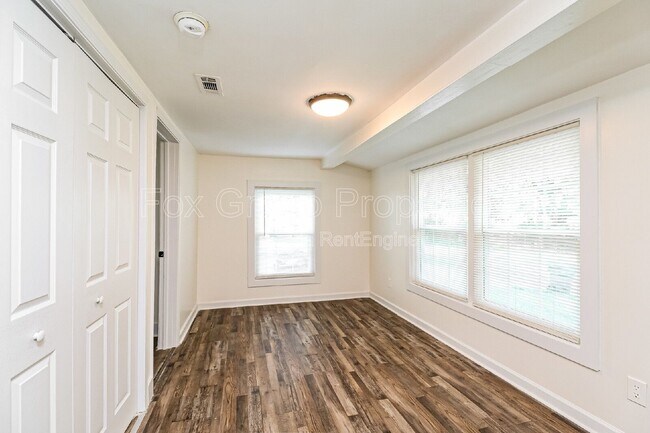 Foto del edificio - 709 S Davis Ave