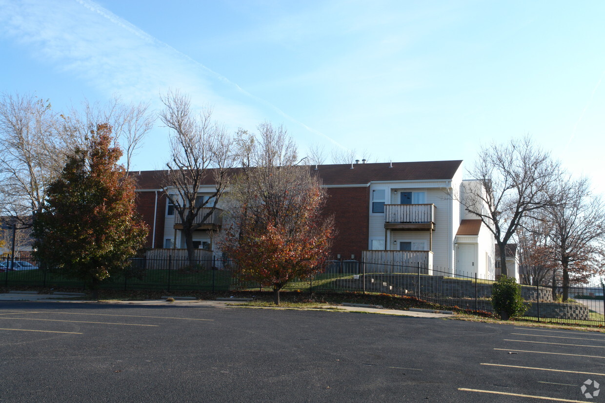 Building Photo - Brookridge Plaza Apartments