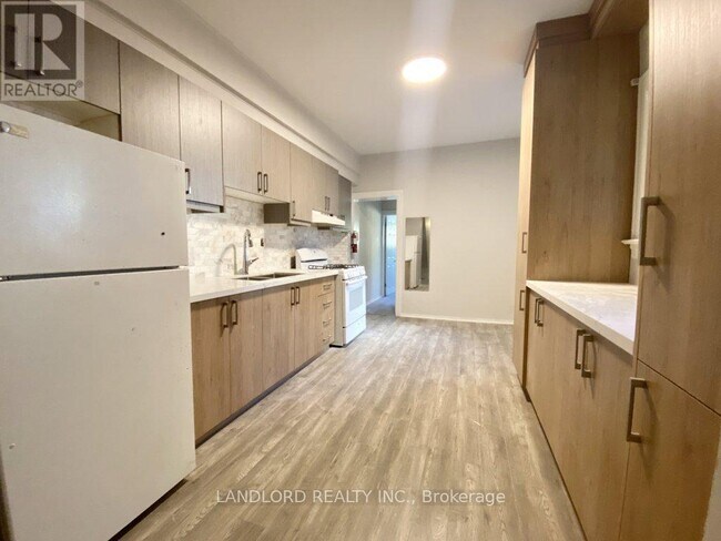 Photo du bâtiment - 1078 College St