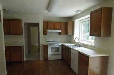 Building Photo - 2407 Avondale St W