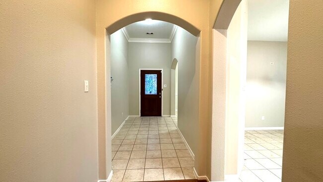 Building Photo - 8923 Willow Wind Ln