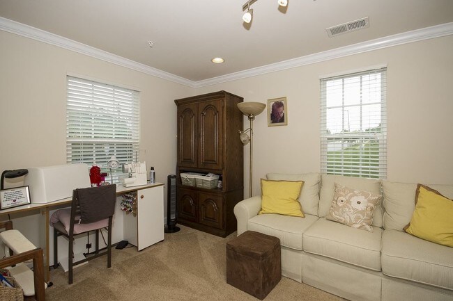 Foto del edificio - 7203 Dorchester Woods Ln