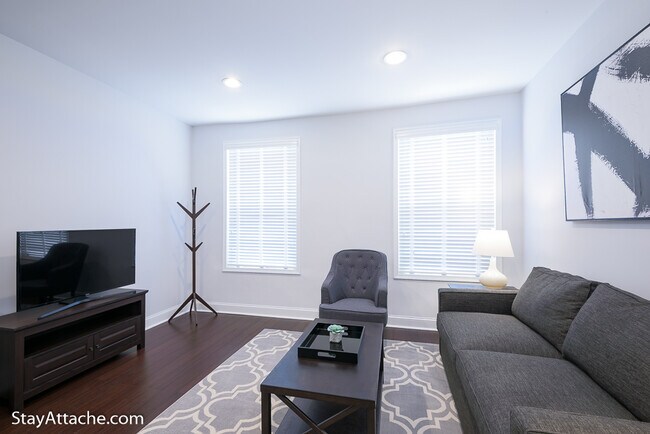 Foto del edificio - 1409 Hopkins St NW