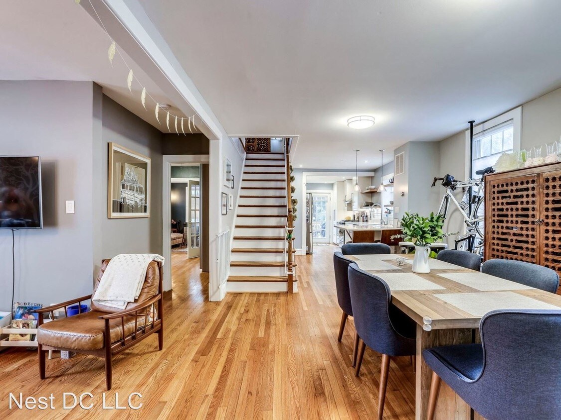 Primary Photo - 3 br, 4 bath House - 2223 Perry St NE