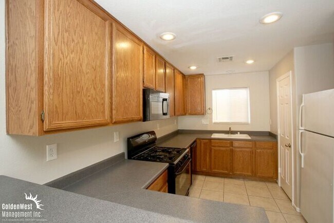 Foto del edificio - Charming 3Bdm 2.5Ba Home in Las Vegas