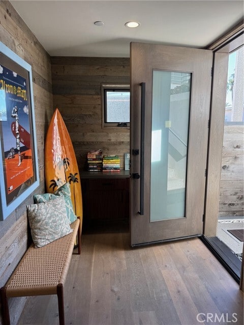 Building Photo - 1120 Palm Dr