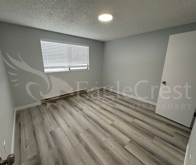 Building Photo - 320NEC