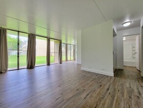 Building Photo - 94-327-327 Hokuahiahi St