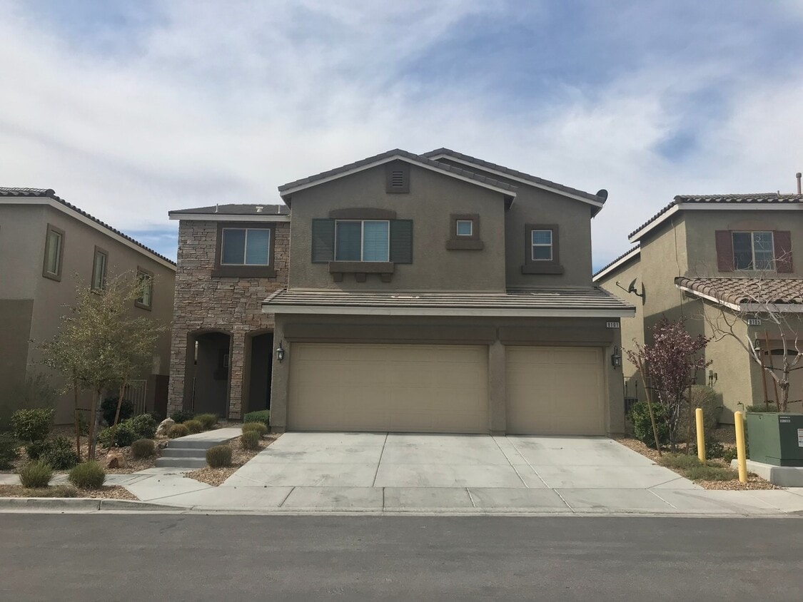 Primary Photo - Beautiful DR Horton Home in Centennial Hil...
